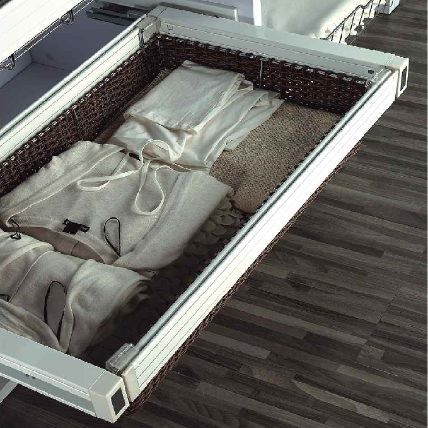 pull-out-wardrobe-basket
