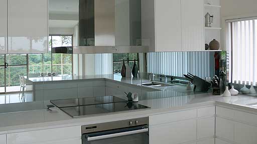 mirror-glass-splashback