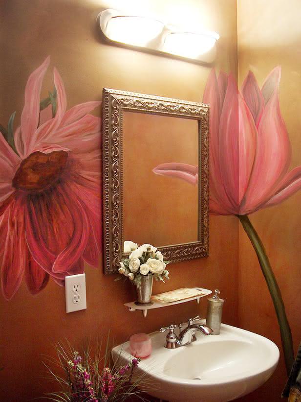 RMS_karenspirit-pink-painted-flower-bathroom_s3x4_lg