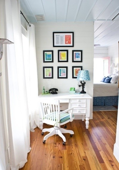 office nook in hallway
