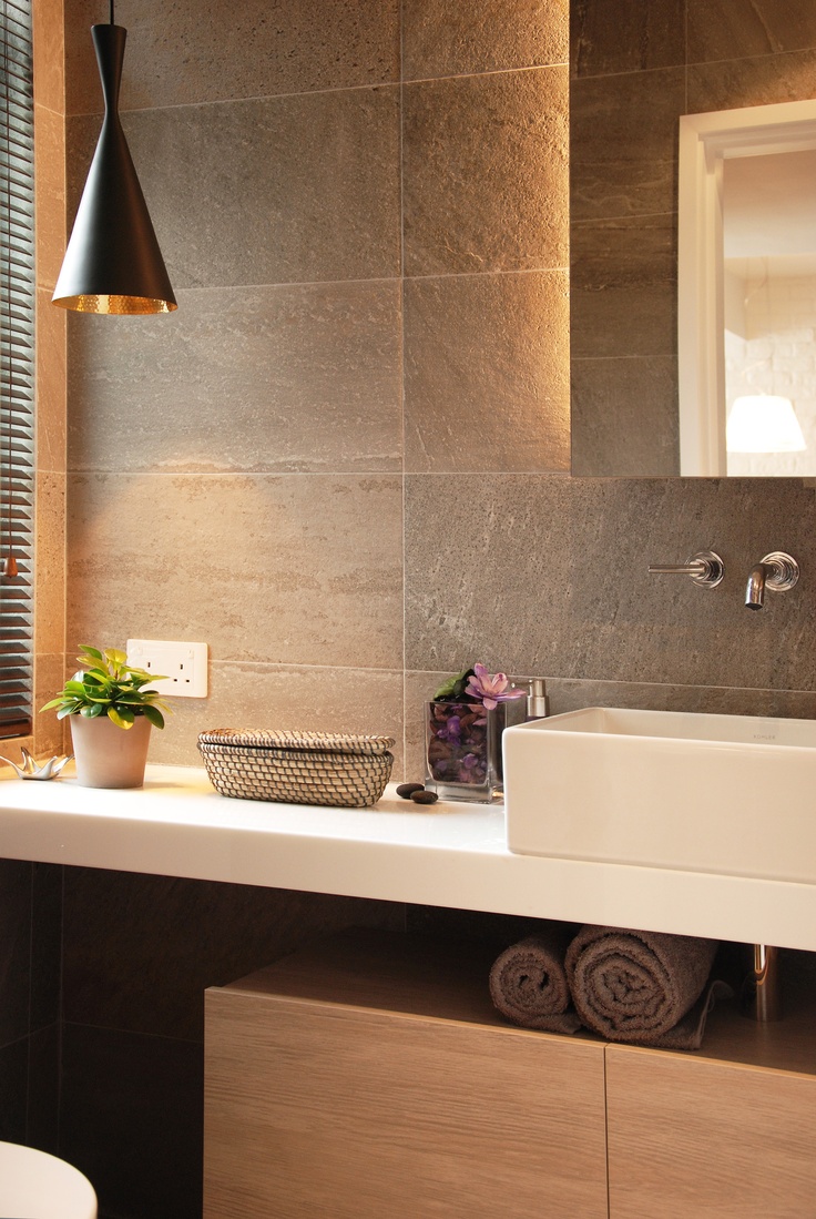bathroom_storage_reno_store