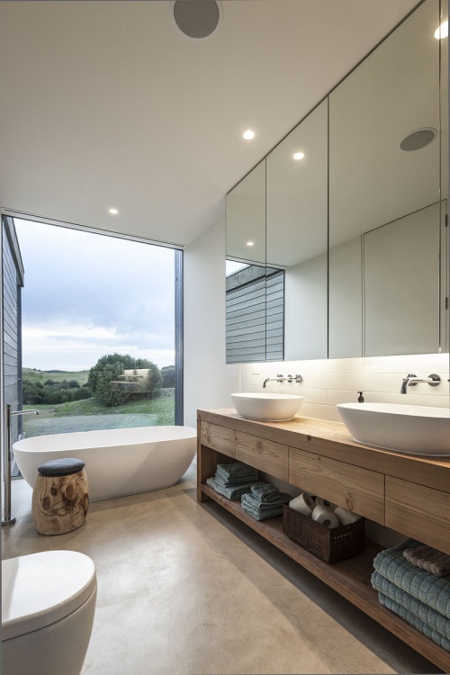bathroom_storage_reno_store
