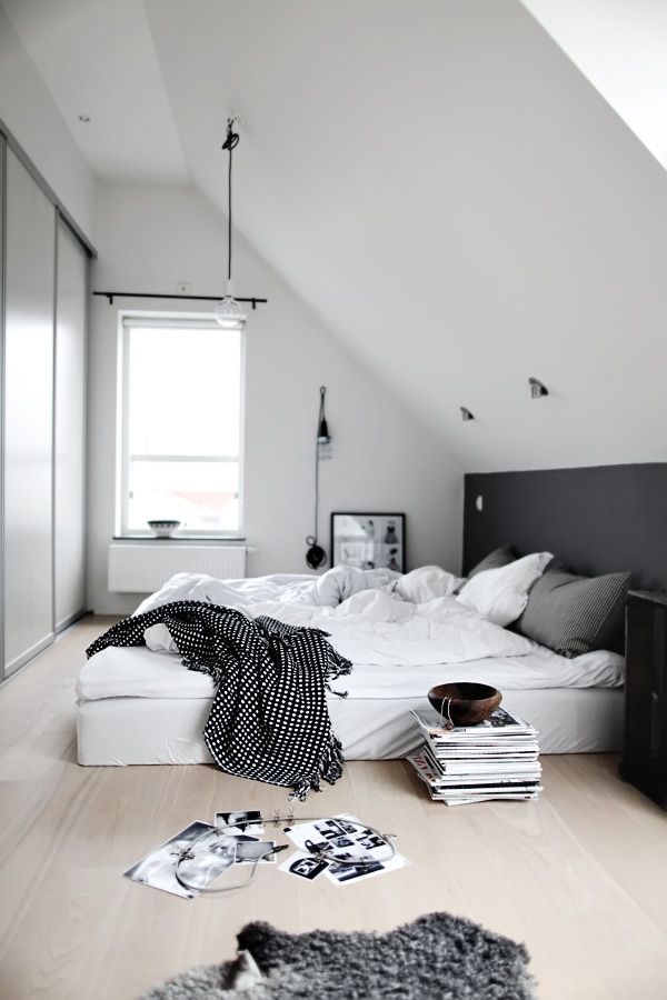 bedroom_clutter_