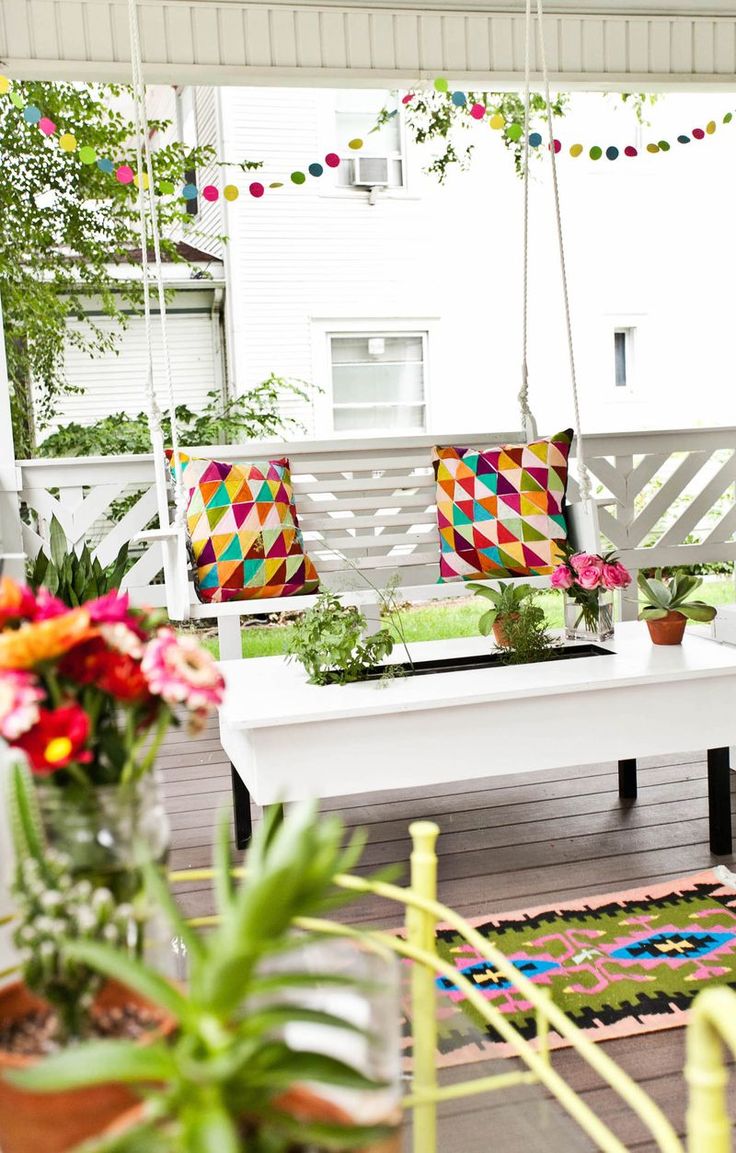 home_entrance_garden_artwork