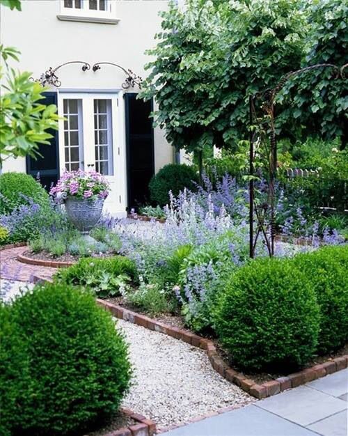 home_entrance_gardenn