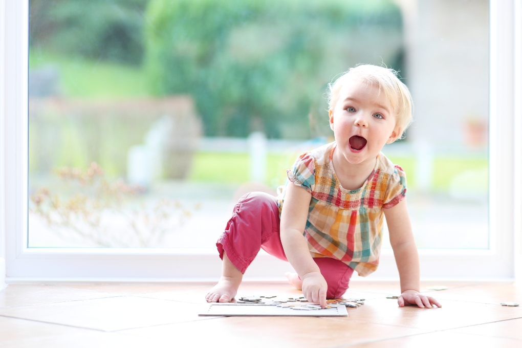 toddler-on-tiles-heated-floor-HOTWIRE