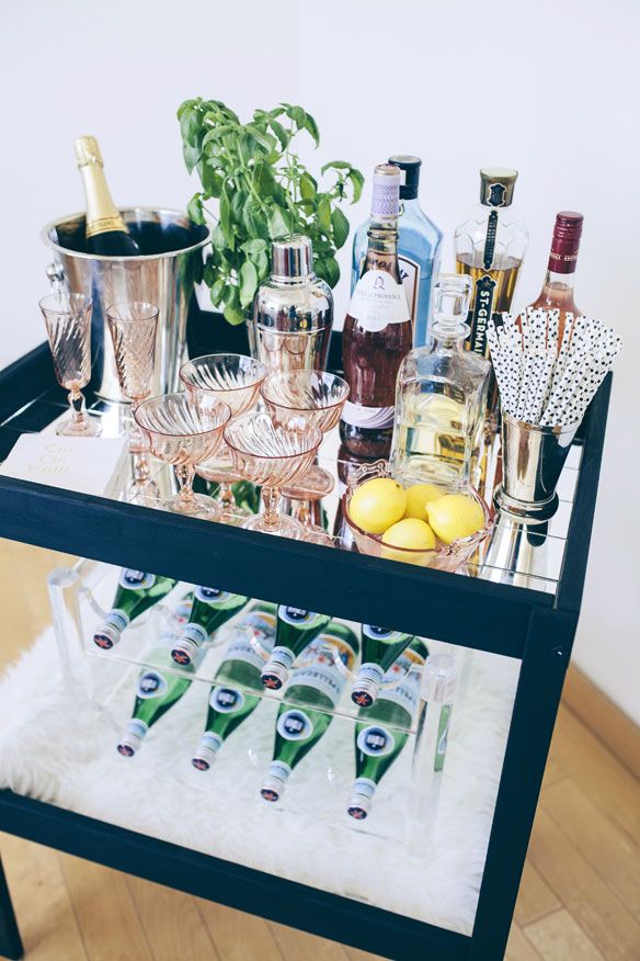 cocktail-breakfast-bar-fancy-luxury-wheels