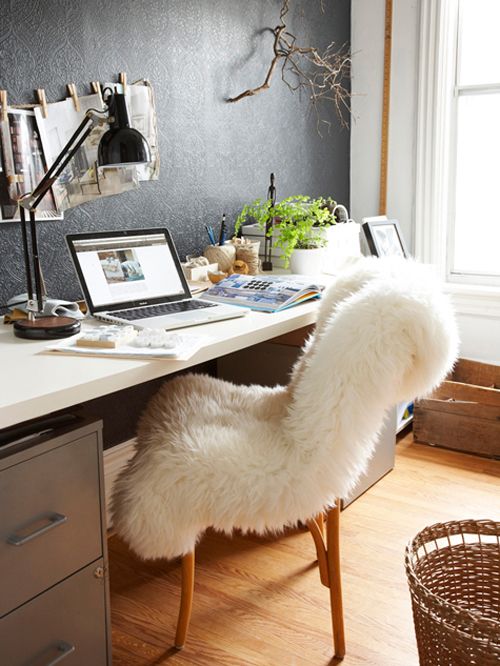 bedroom-desk-private-comfy