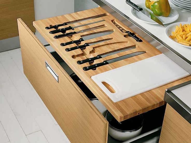 in-draw-horizontal-knife-block-wood-chopping-board