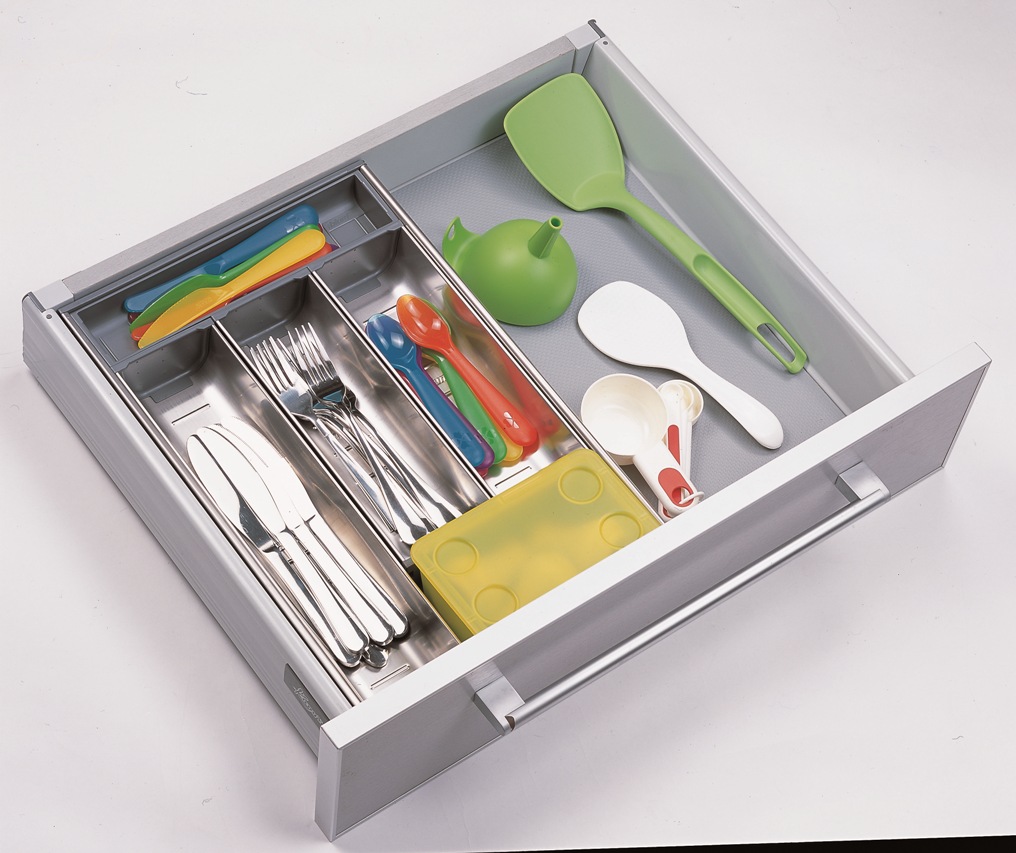 stainless-steel-cutlery-utensils-organiser-kitchen-drawer