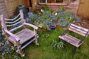 chairs-993853_1920