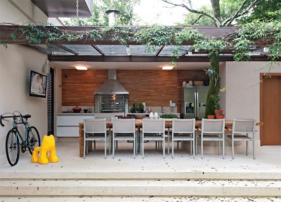 outdoor kitchen