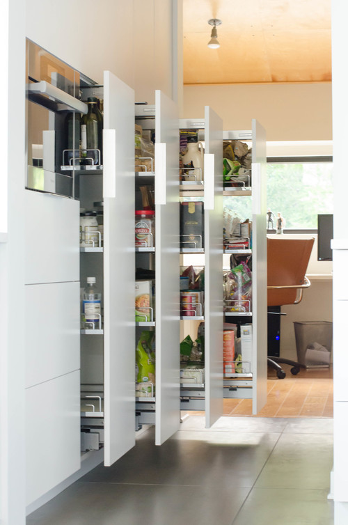 functional kitchen space idea