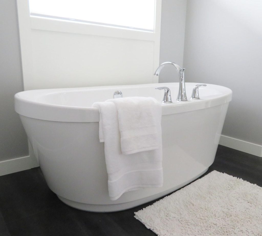 Free Standing Stone Bath bathtub white