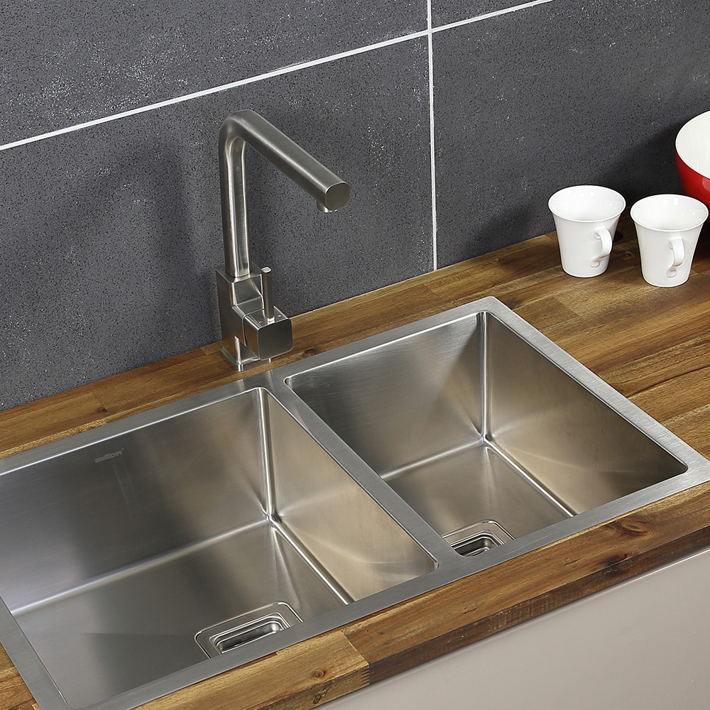 stainless-steel-sink-stainless-tap