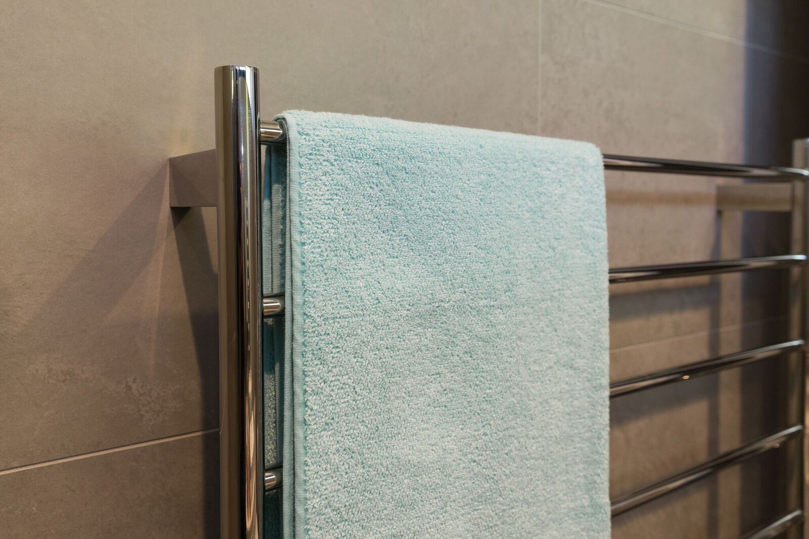 stainless-steel-heated-towels stainless-steel-round-tube-heated-towel-rail-zoom-in
