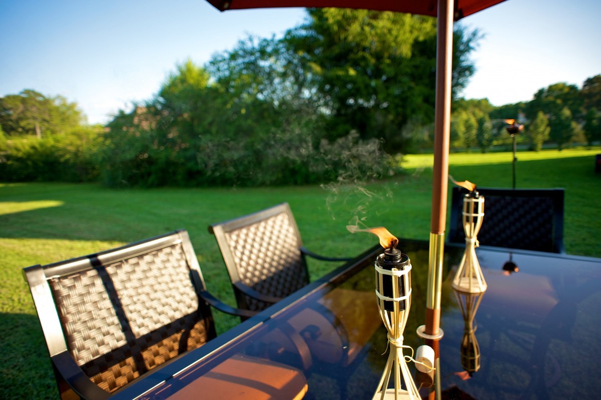 outdoor dining setup