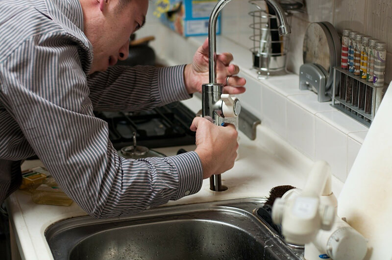Image by fran1 on Pixabay bathroom plumbing