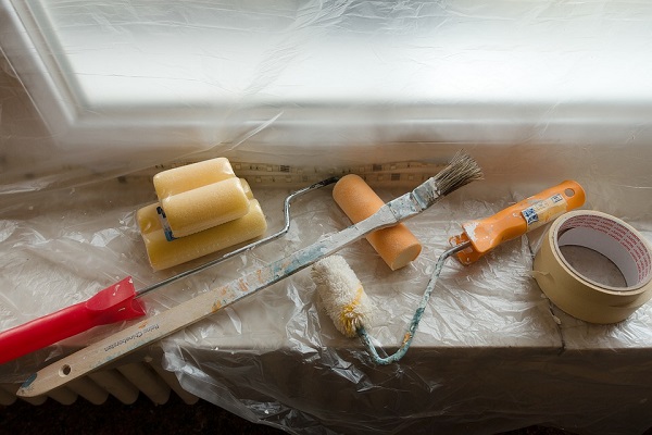 avoiding paint splatter during a renovation cover everything with plastic during renovation
