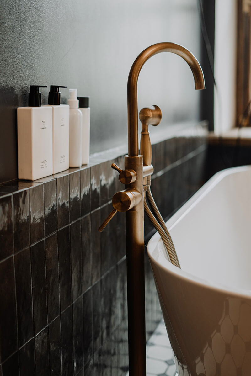 Floor Standing Bath Spout freestanding bath spout